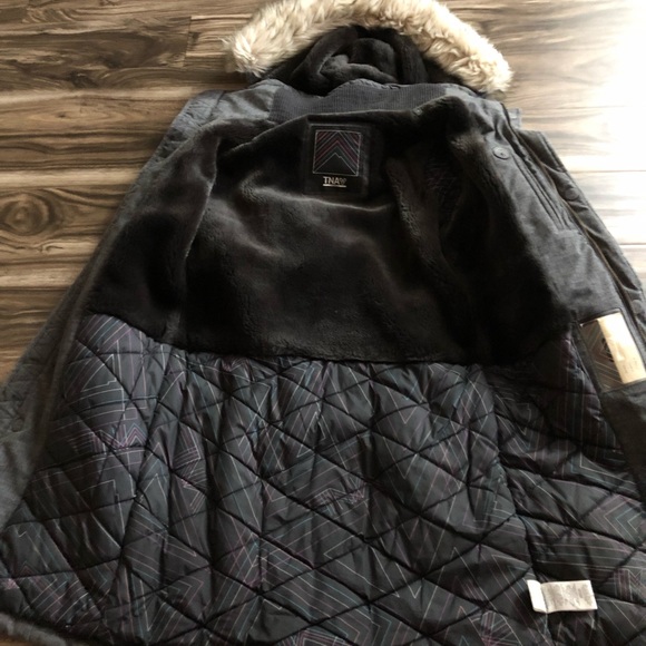 TNA Winter Coat - Picture 4 of 4